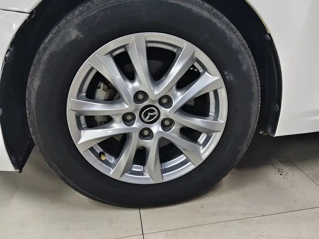 Mazda 3 Axela 2019 — фото 12