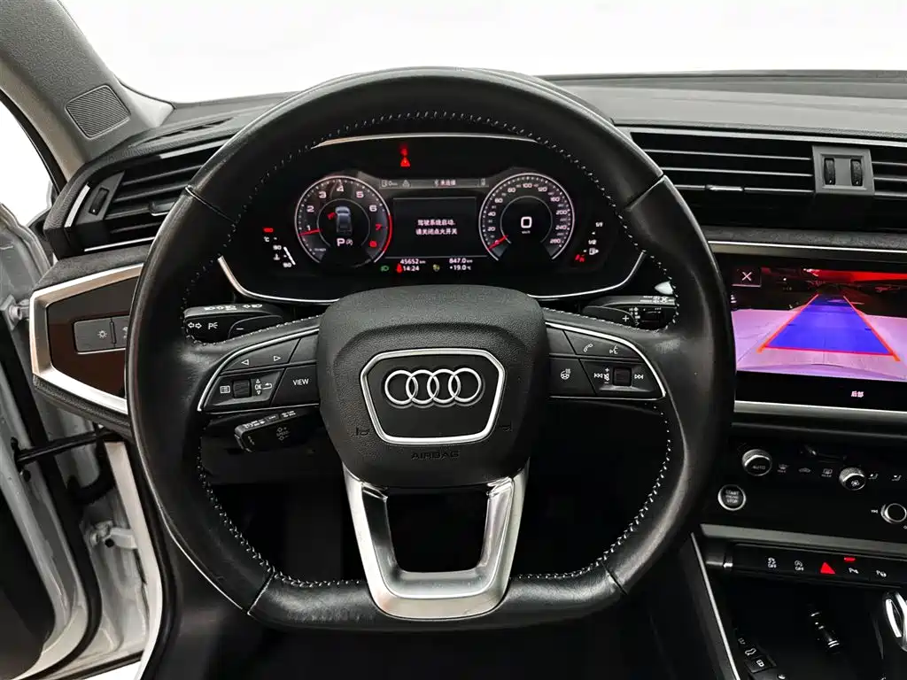Audi Q3 2022 — фото 11