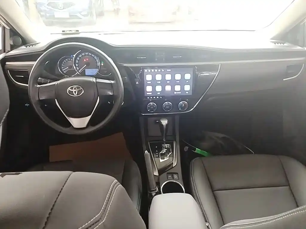 Toyota Corolla 2017 — фото 10