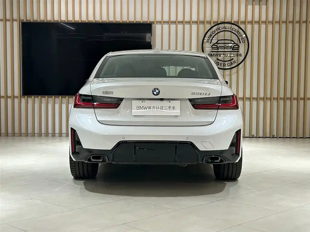 BMW 3 Series 2025 — фото 12