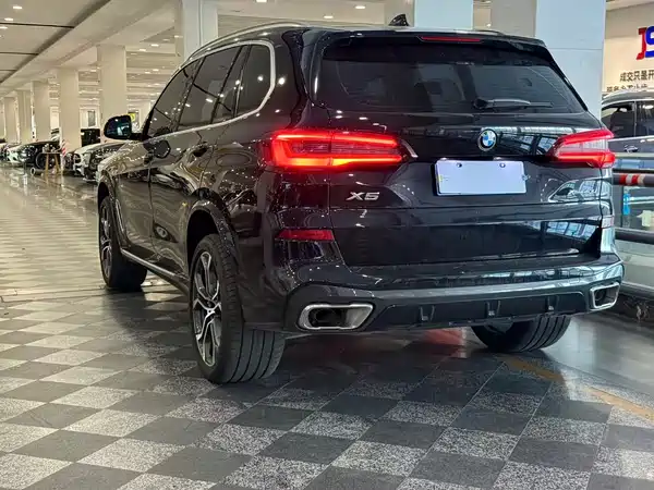 BMW X5 2023