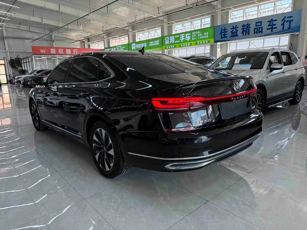 Volkswagen Passat 2023