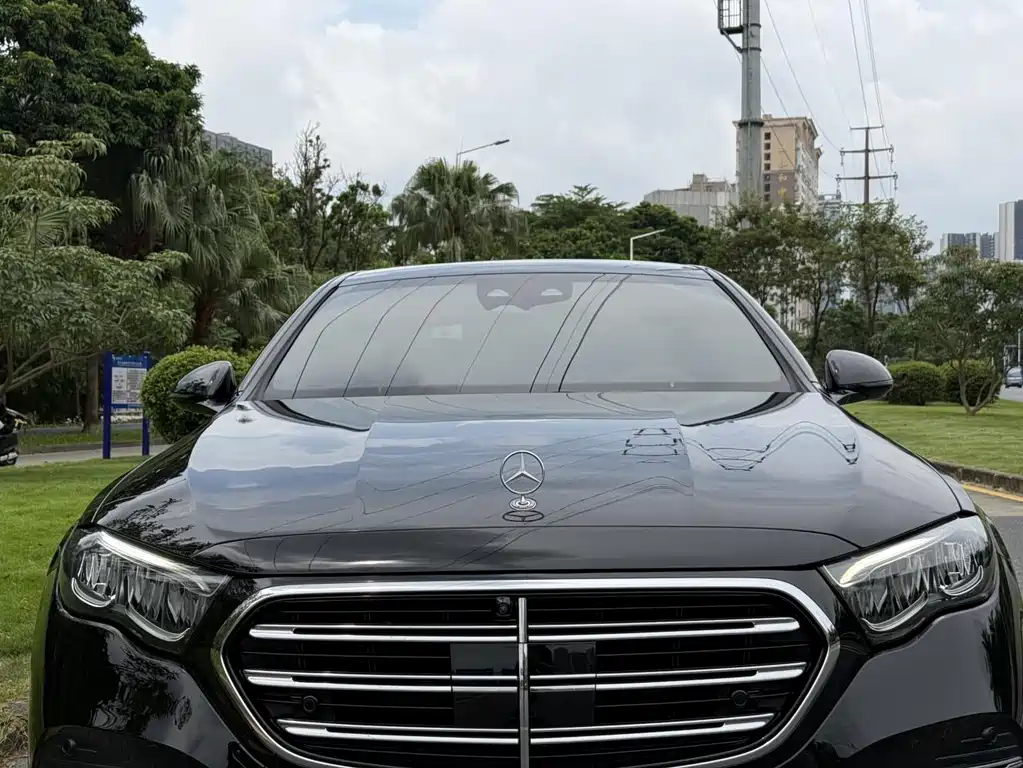 Mercedes-Benz E-Class 2025