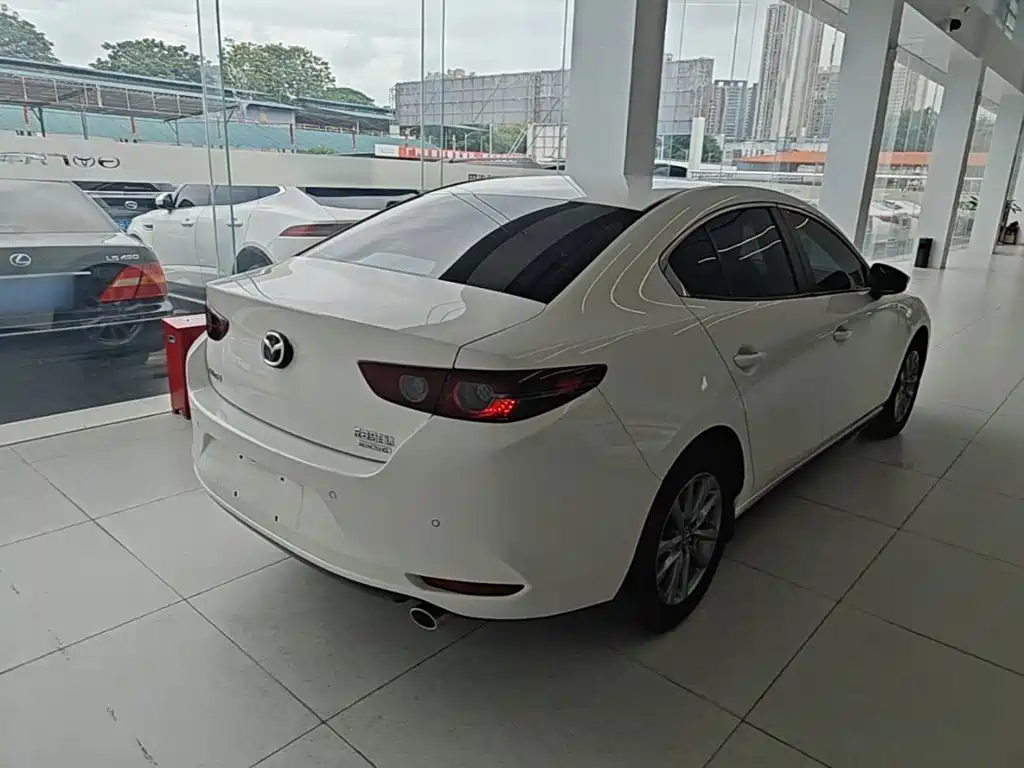 Mazda 3 Axela 2023
