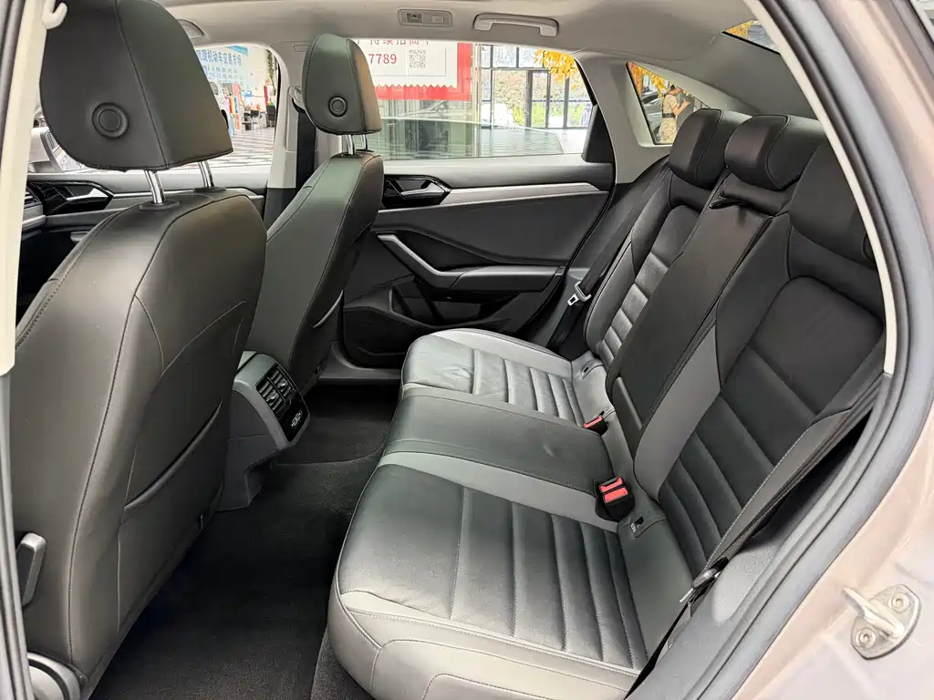 Volkswagen Sagitar 2022