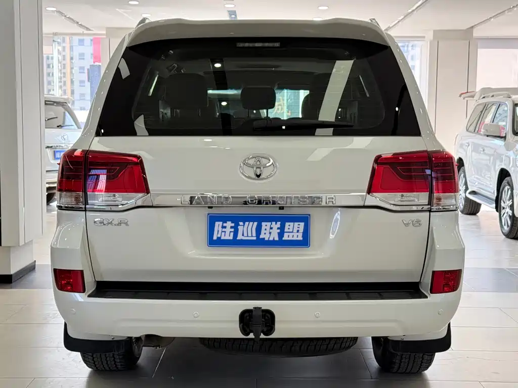 Toyota Land Cruiser 2020 — фото 18