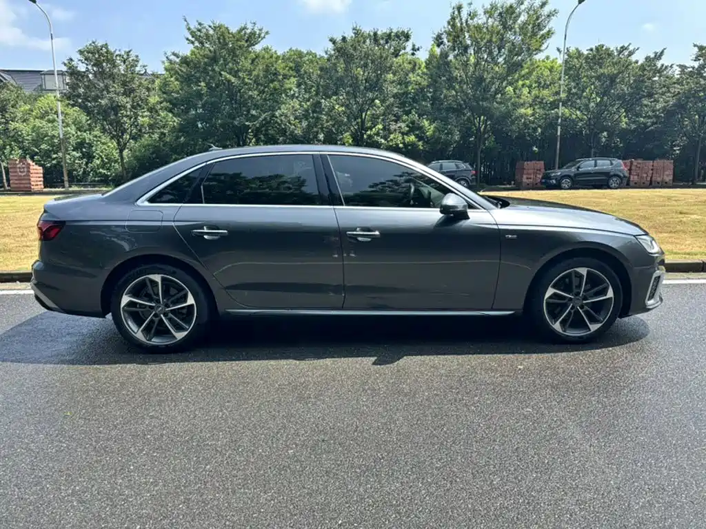 Audi A4L 2020