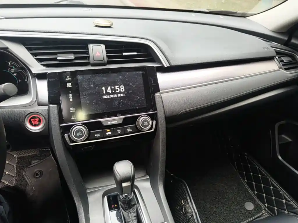 Honda Civic 2019 — фото 13