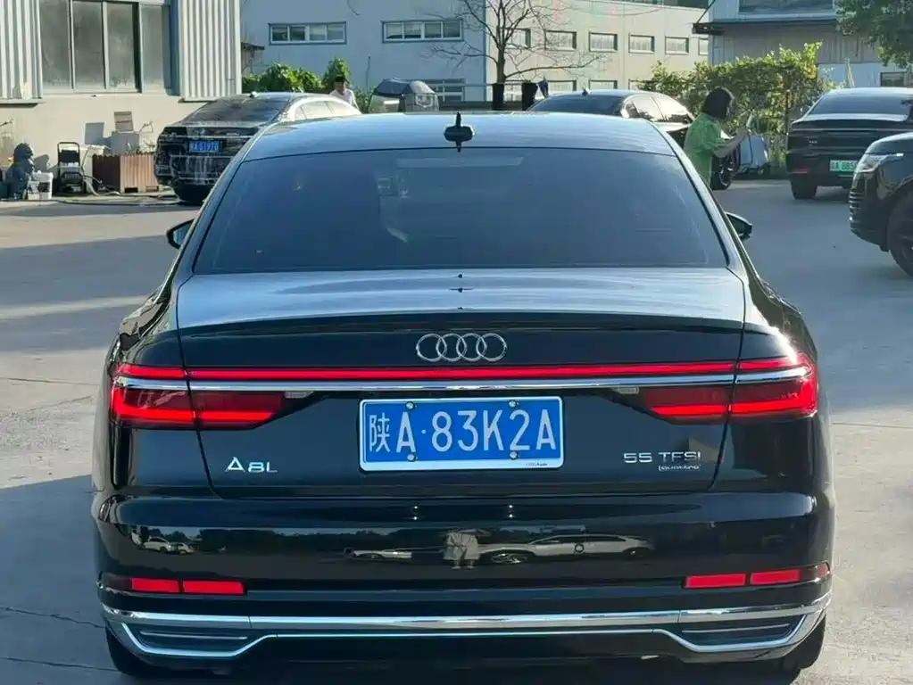 Audi A8 2020 — фото 8