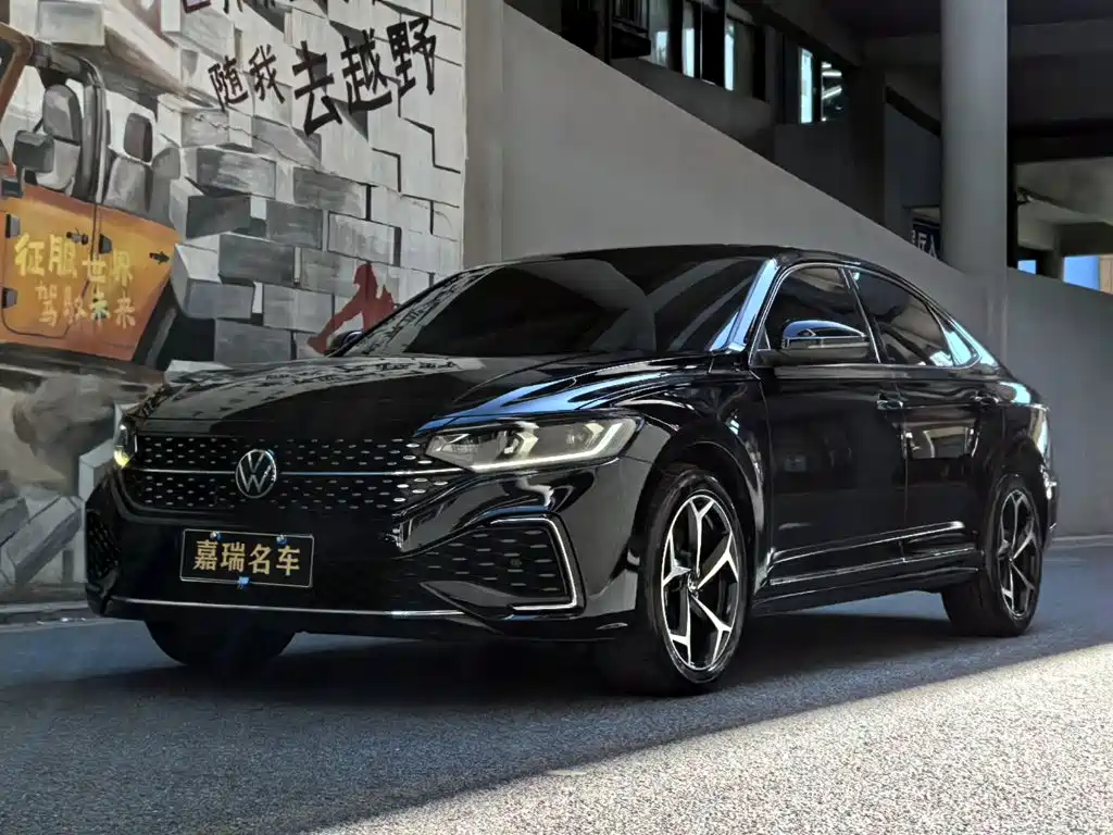 Volkswagen Passat 2025
