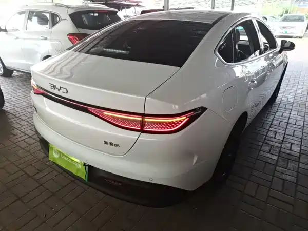 BYD Seal 05 DM-i 2025