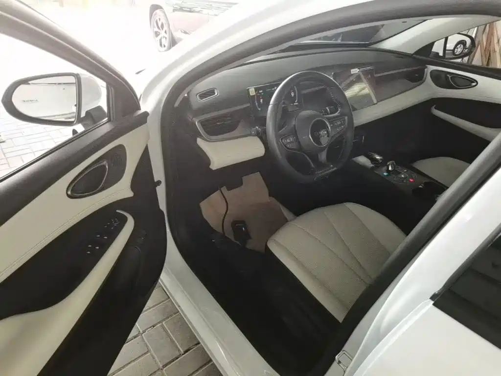 BYD Seal 05 DM-i 2025 — фото 16