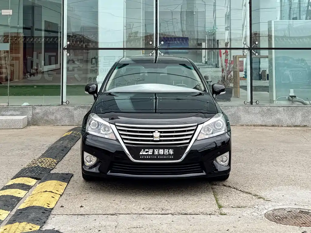 Toyota Crown 2013 — фото 2