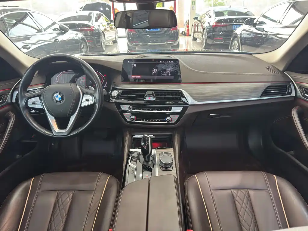 BMW 5 Series 2020 — фото 12