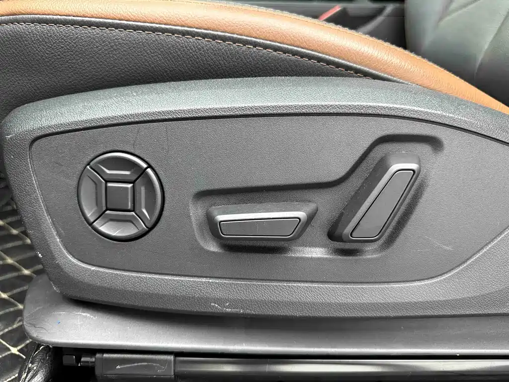 Audi Q3 2021 — фото 11