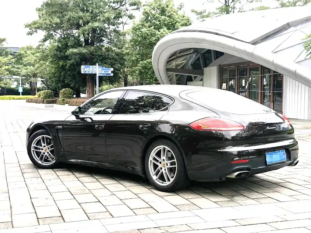 Porsche Panamera 2017 — фото 7