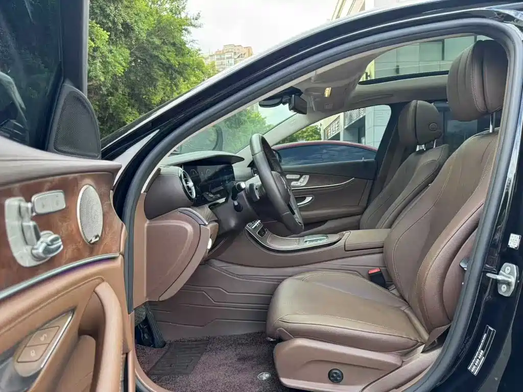 Mercedes-Benz E-Class 2023 — фото 3