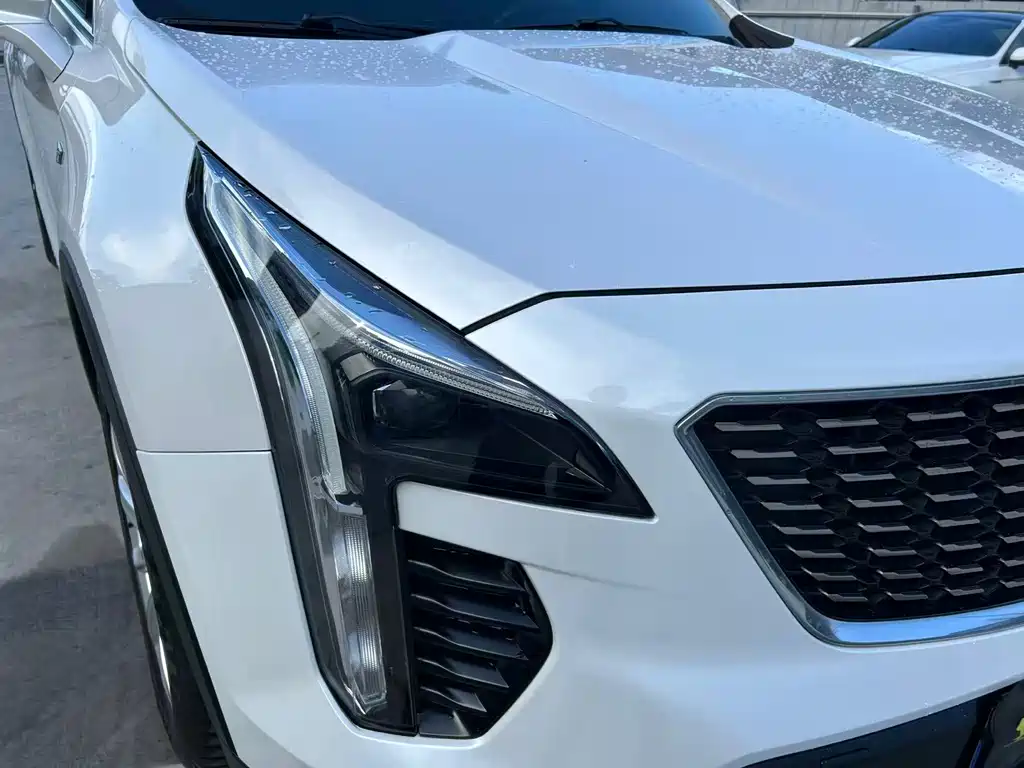 Cadillac XT4 2019 — фото 16