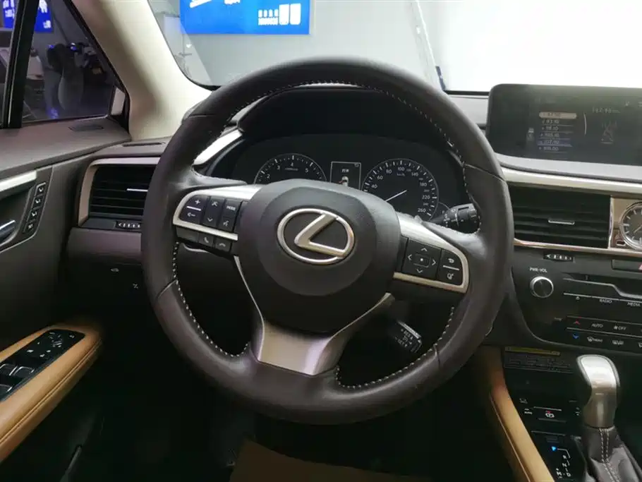 Lexus RX 2017 — фото 15