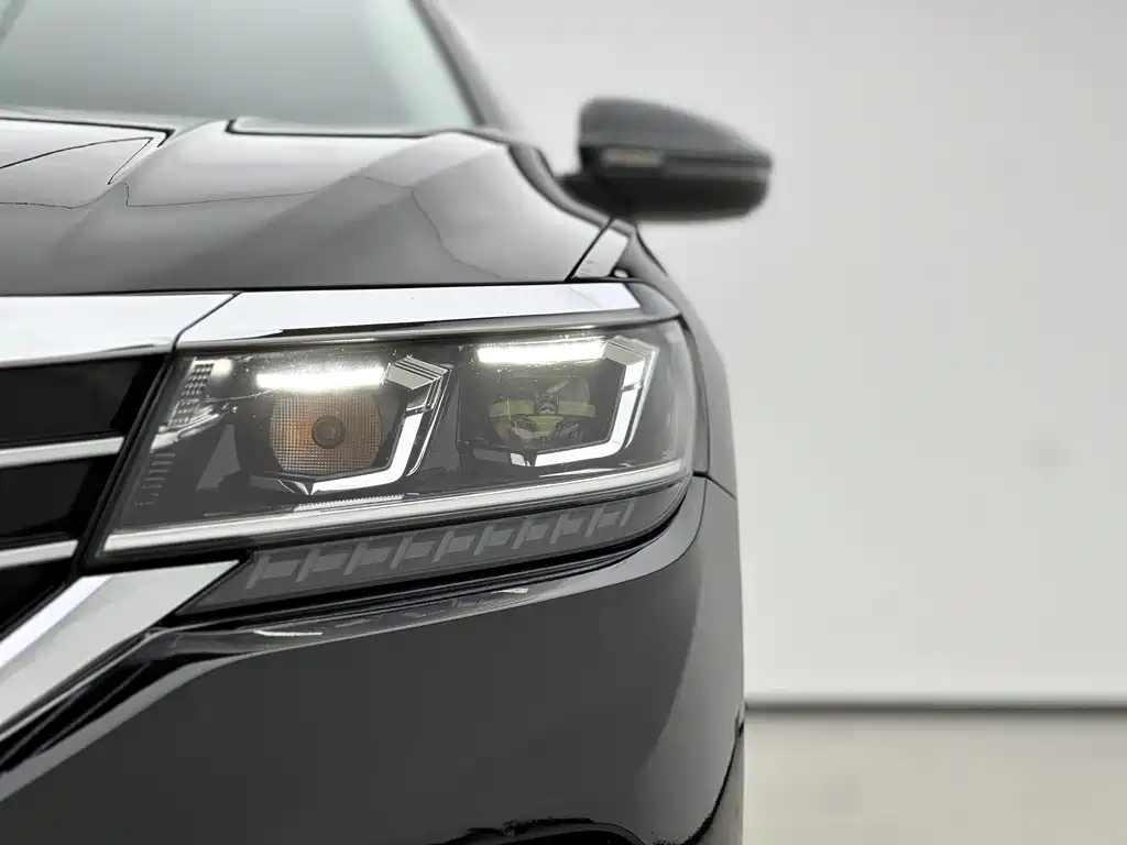 Volkswagen Passat New Energy 2021 — фото 17