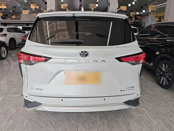 Toyota Sienna 2024