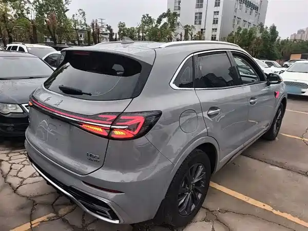 Hongqi HS5 2023