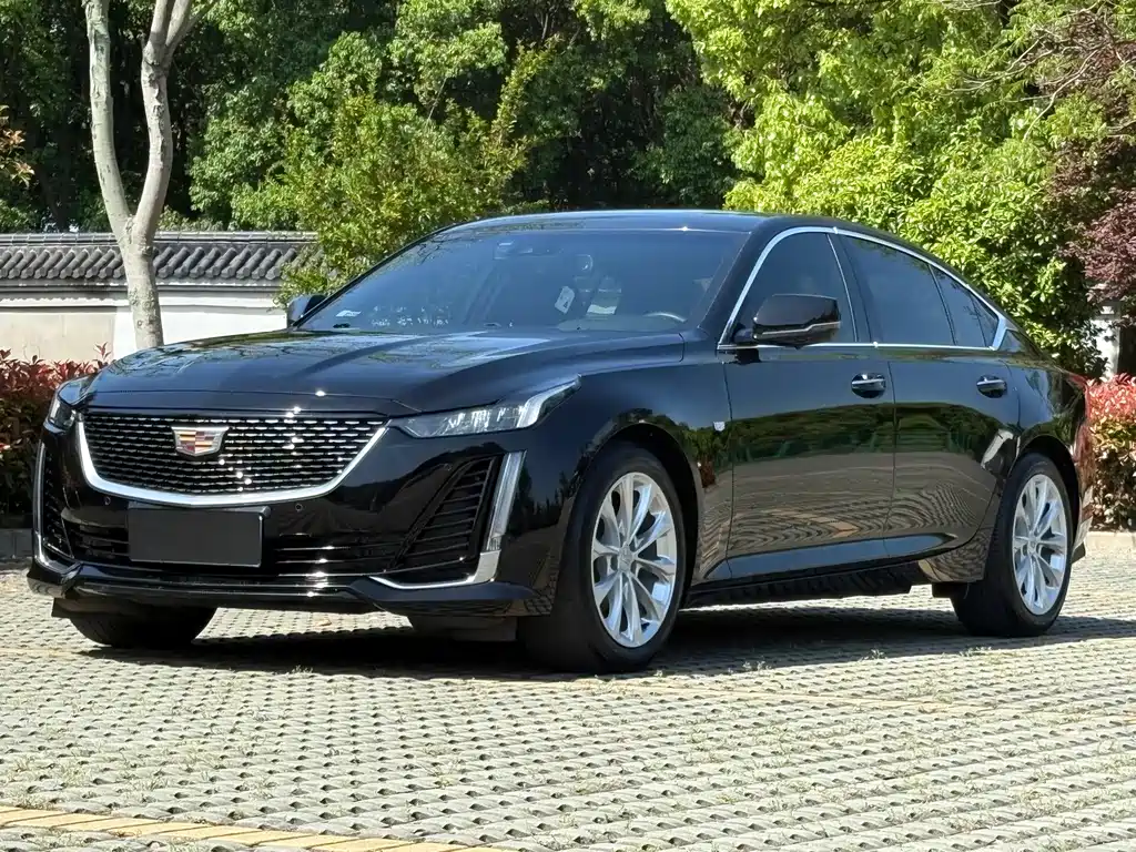 Cadillac CT5 2022 — фото 1