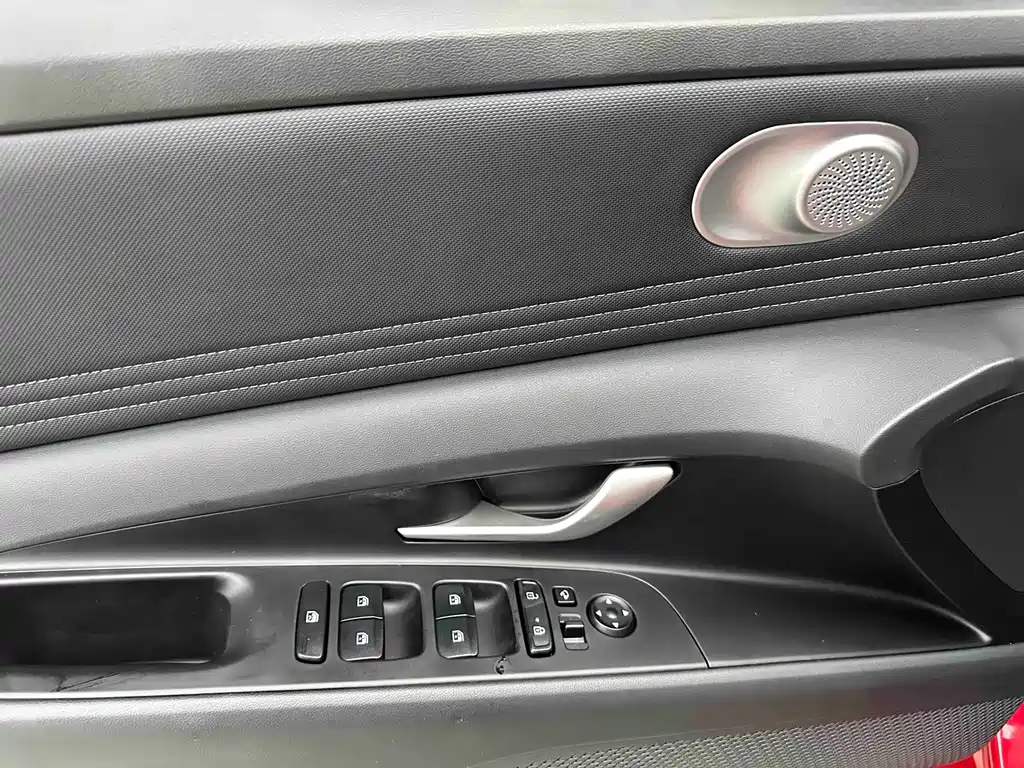 Hyundai Elantra 2022 — фото 14