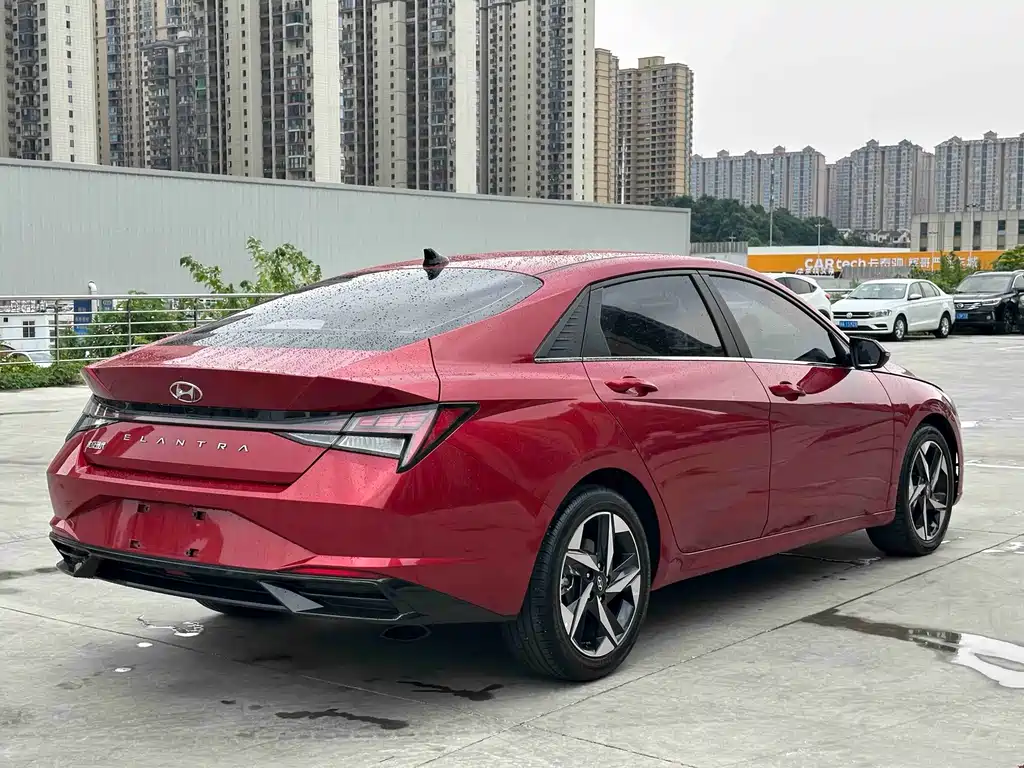 Hyundai Elantra 2022