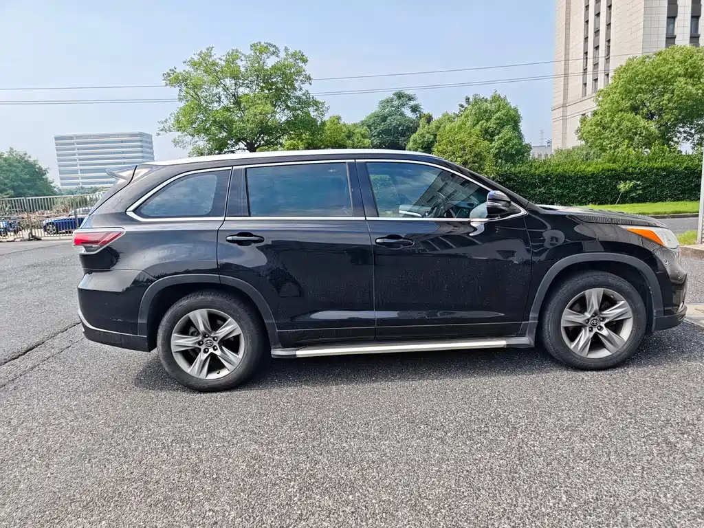 Toyota Highlander 2017 — фото 2
