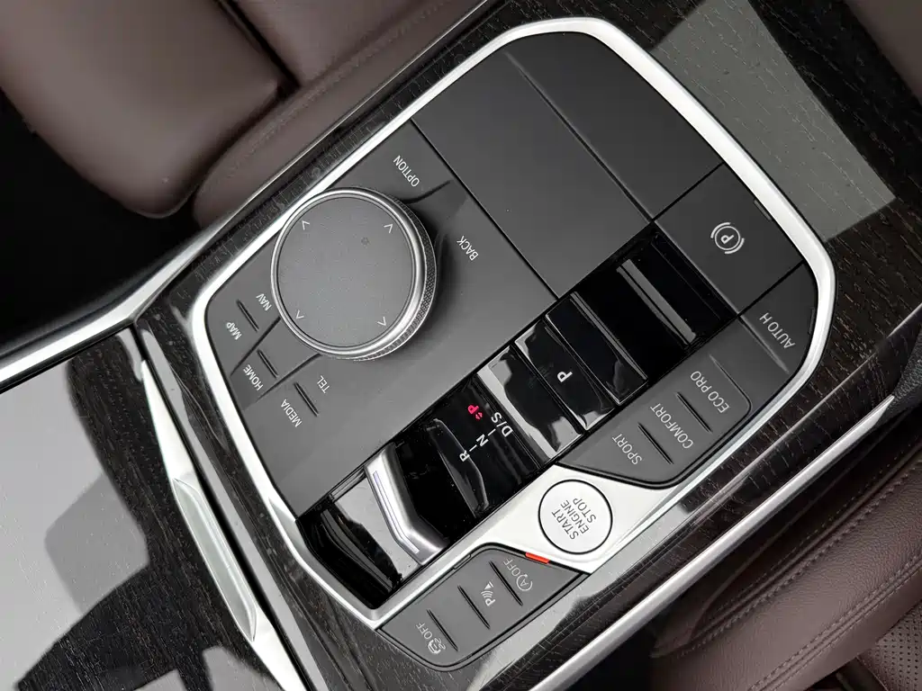 BMW 3 Series 2023 — фото 14