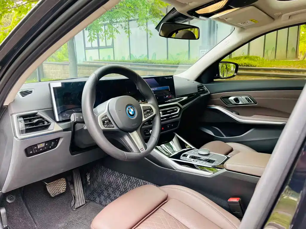 BMW i3 2024 — фото 5