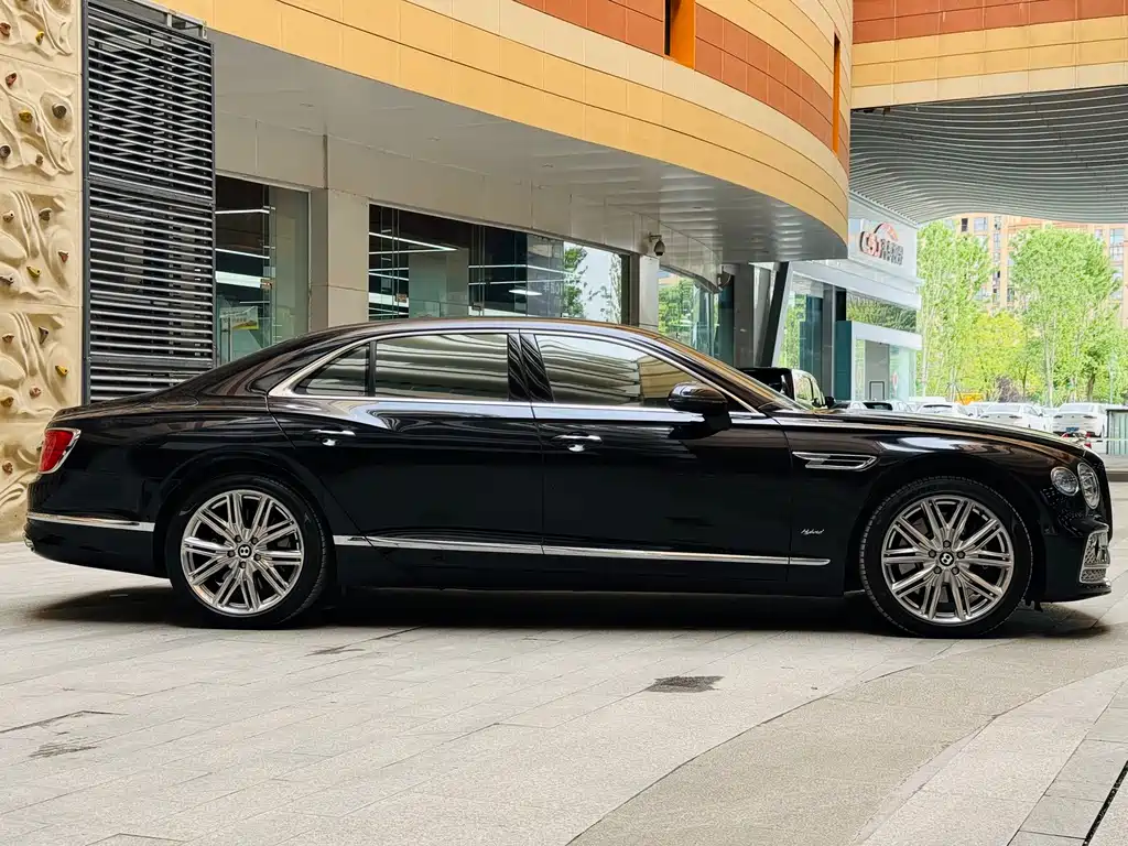 Bentley Flying Spur PHEV 2023 — фото 4
