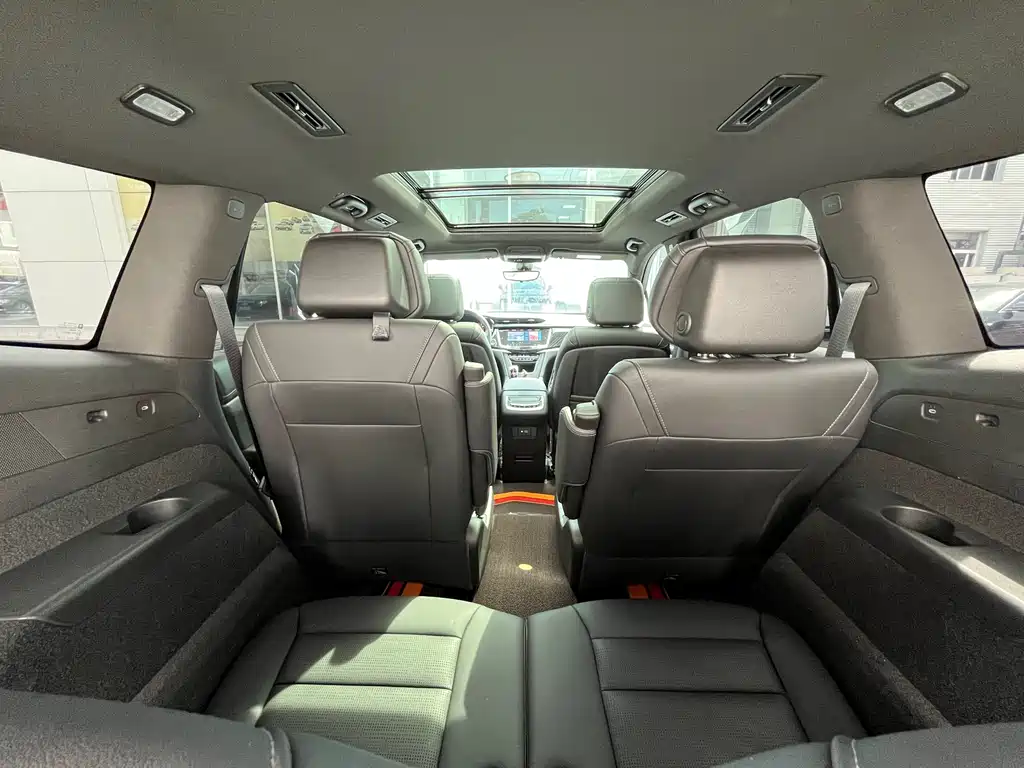 Cadillac XT6 2024 — фото 16