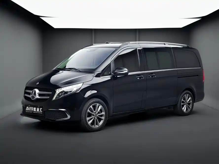 Mercedes-Benz V-Class 2022 — фото 1