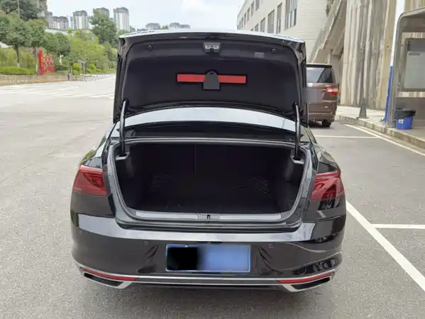 Volkswagen Magotan 2025