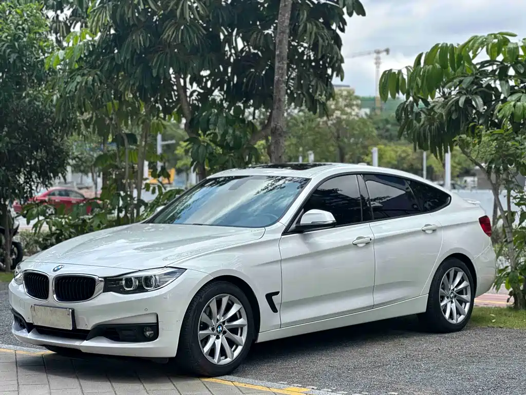 BMW 3 Series GT 2019