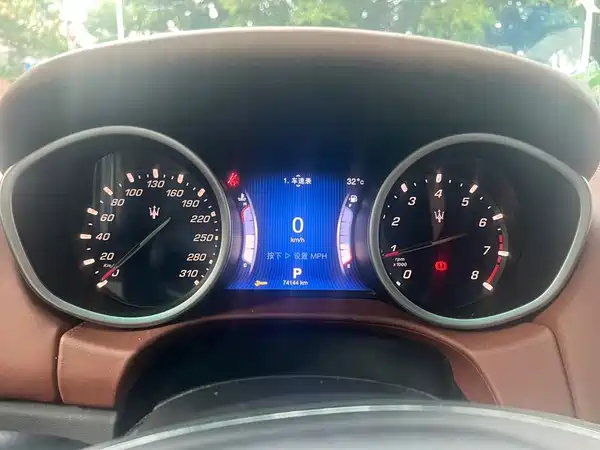 Maserati Ghibli 2015