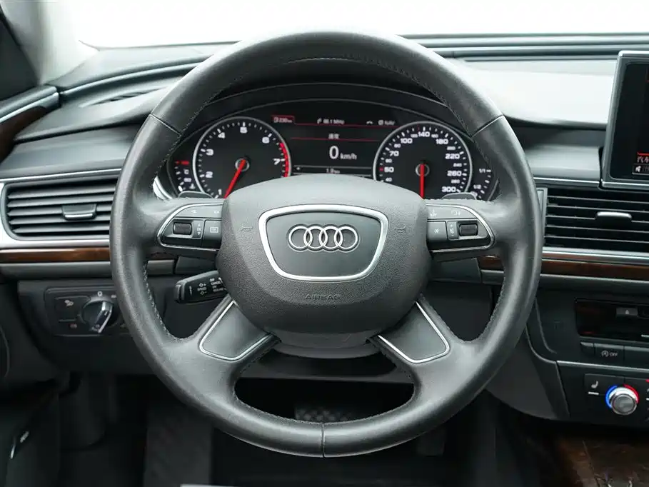 Audi A6L 2012 — фото 32