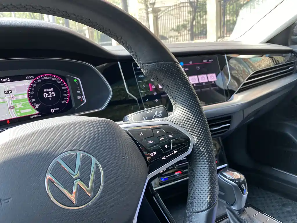 Volkswagen Passat 2023 — фото 17