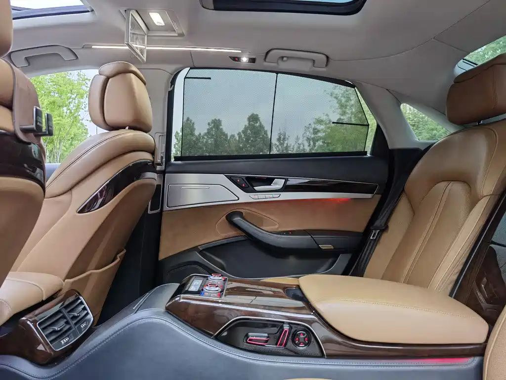 Audi A8 2015 — фото 21