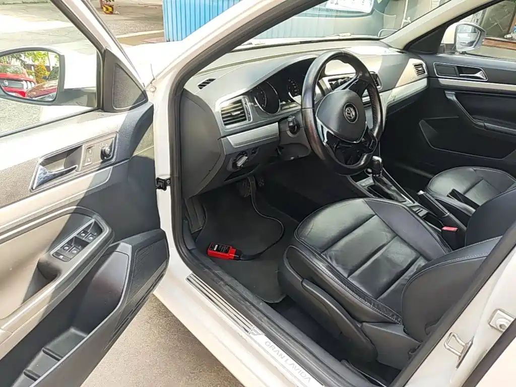 Volkswagen Gran Lavida 2015 — фото 16