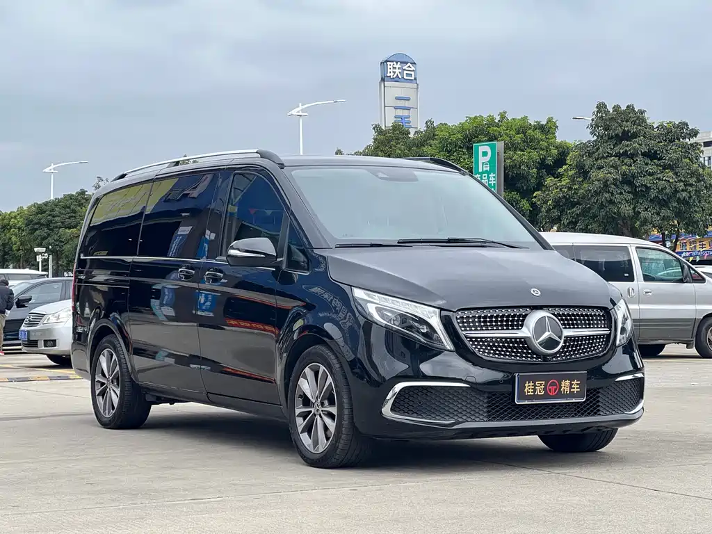 Mercedes-Benz V-Class 2022 — фото 6