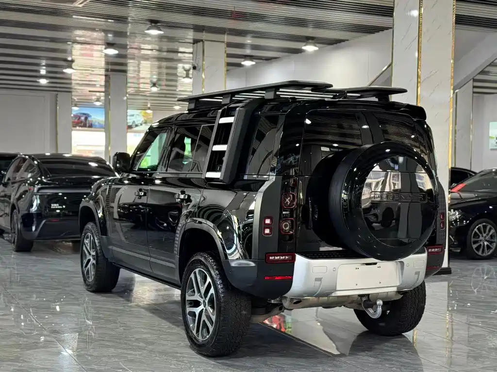 Land Rover Defender 2024 — фото 14