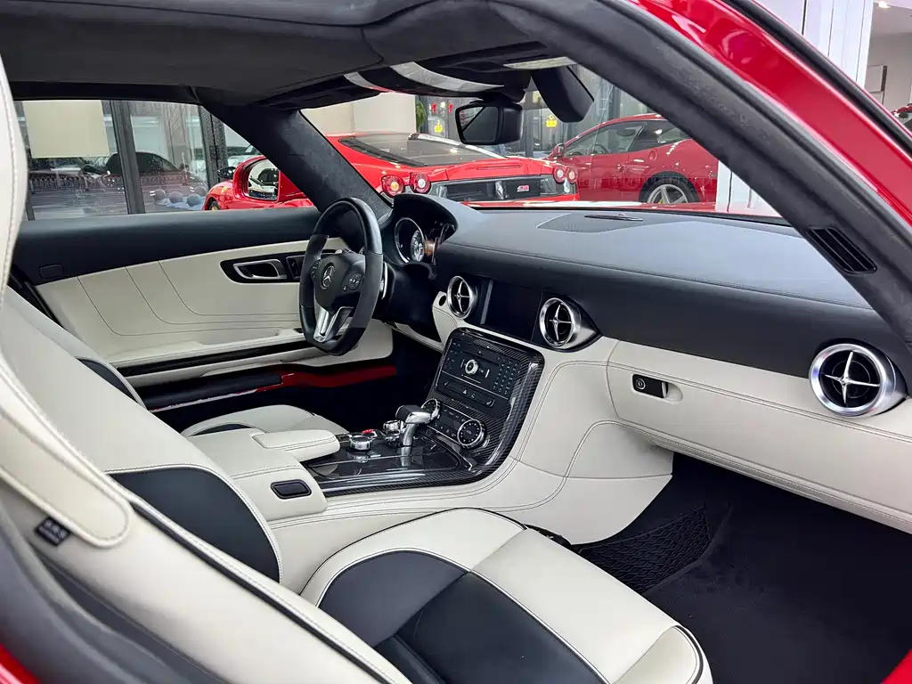 Mercedes-Benz SLS AMG 2012 — фото 23