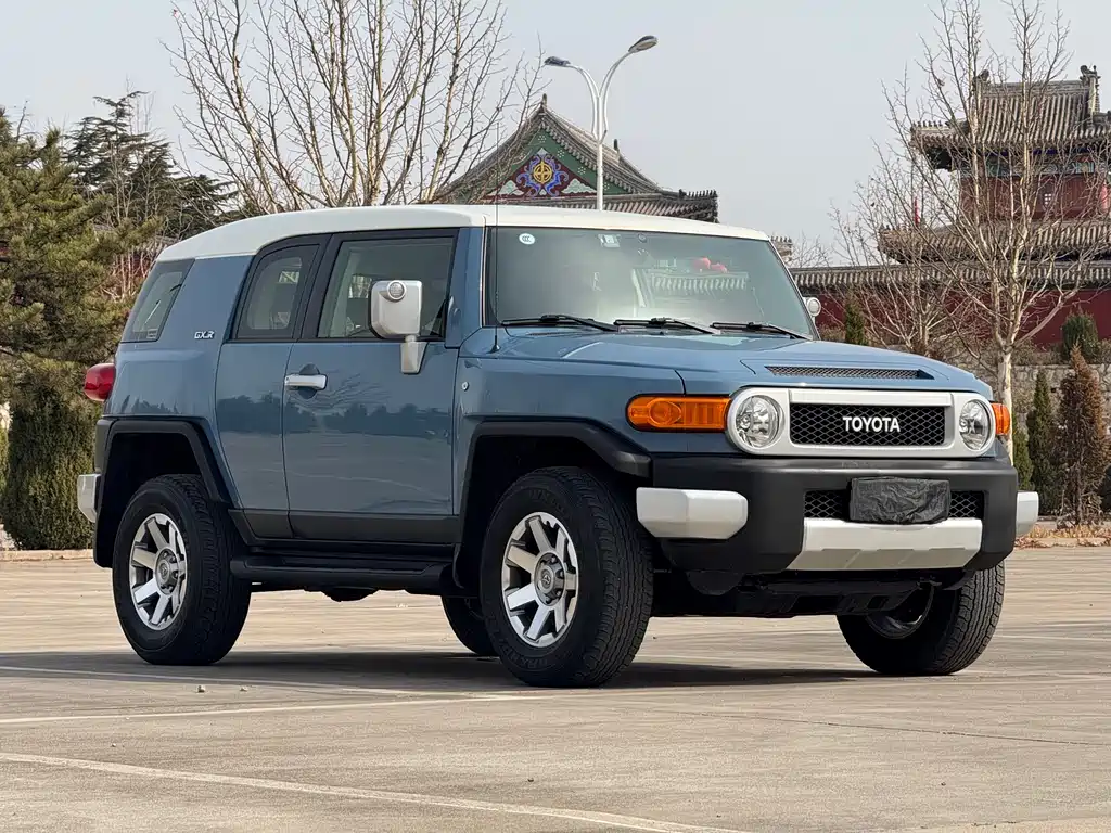 Toyota FJ Cruiser 2018 — фото 3
