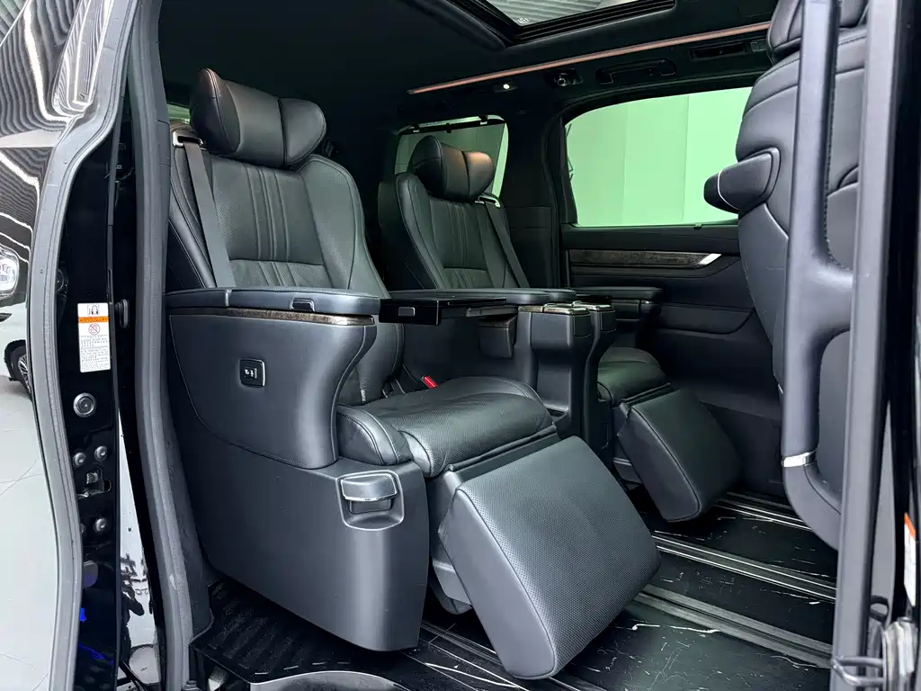 Toyota Vellfire 2020 — фото 12