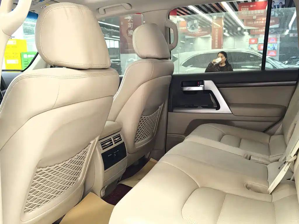Toyota Land Cruiser 2019 — фото 14