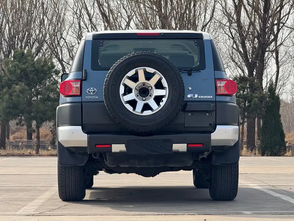 Toyota FJ Cruiser 2018 — фото 7