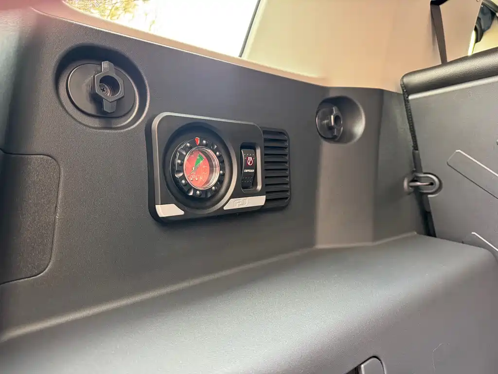 Toyota FJ Cruiser 2018 — фото 21